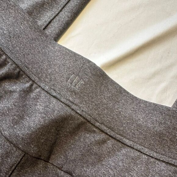 Lululemon Heathered gray Discipline straight leg stretch sweatPant 32” small - Picture 4 of 9